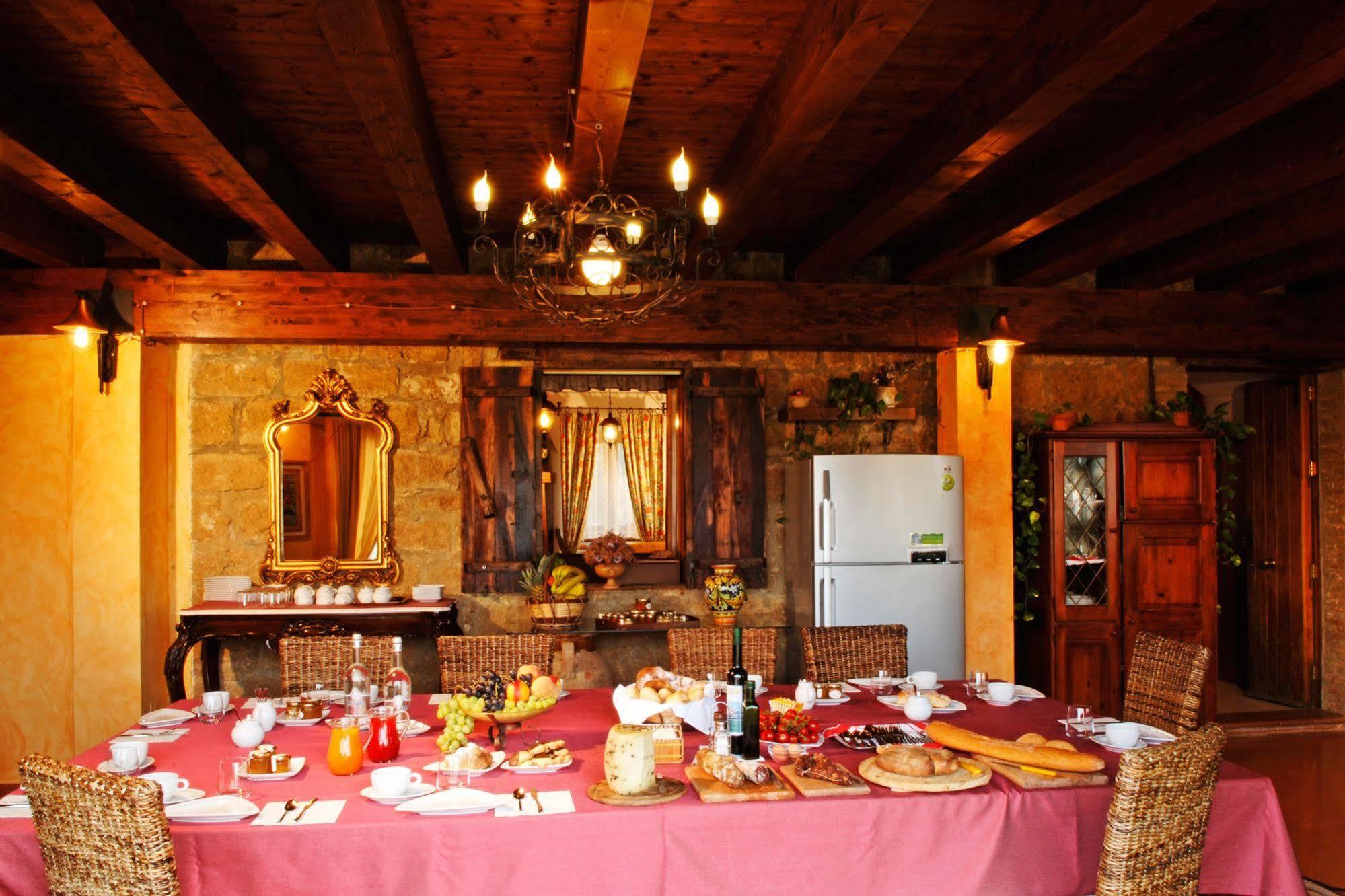 La Casa Sulla Collina D'Oro Bed & Breakfast Piazza Armerina Exterior photo