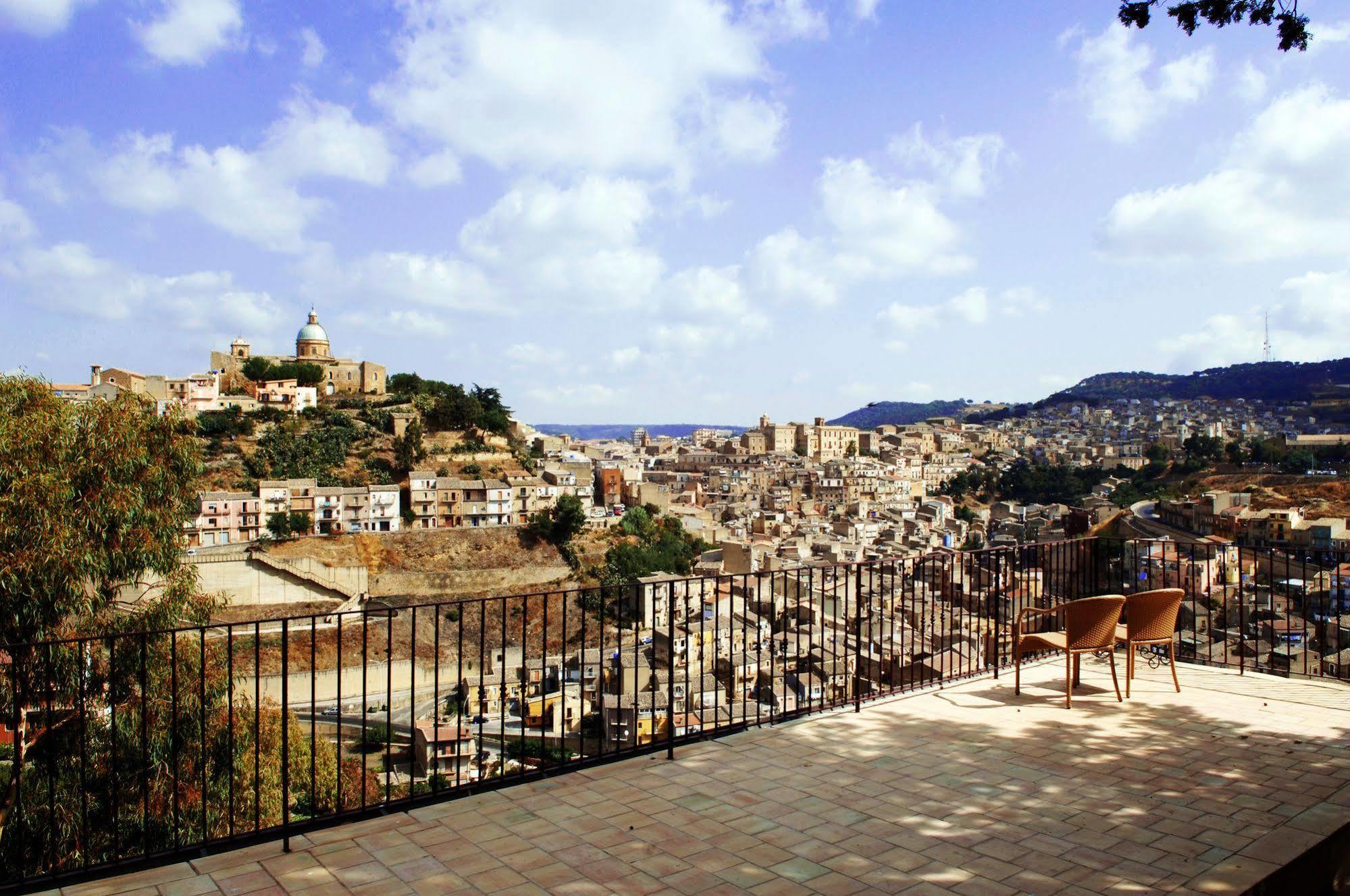 La Casa Sulla Collina D'Oro Bed & Breakfast Piazza Armerina Exterior photo